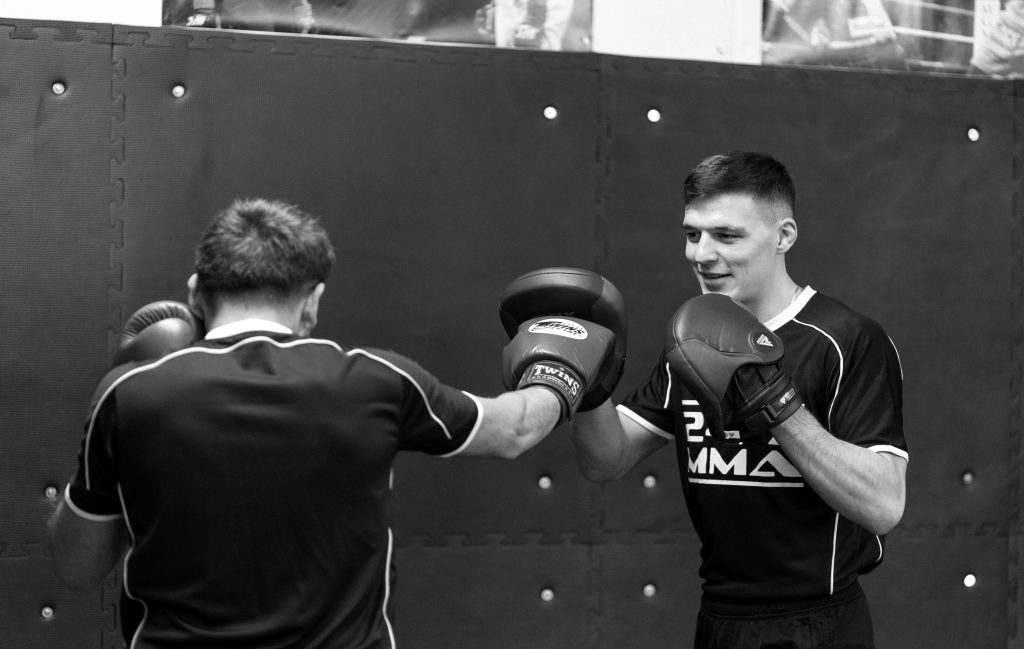 Erwachsene Boxen Training - 24/7 MMA Großerlach