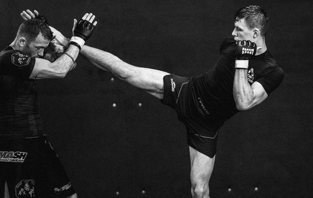 Erwachsene Kickboxen Training - 24/7 MMA Großerlach