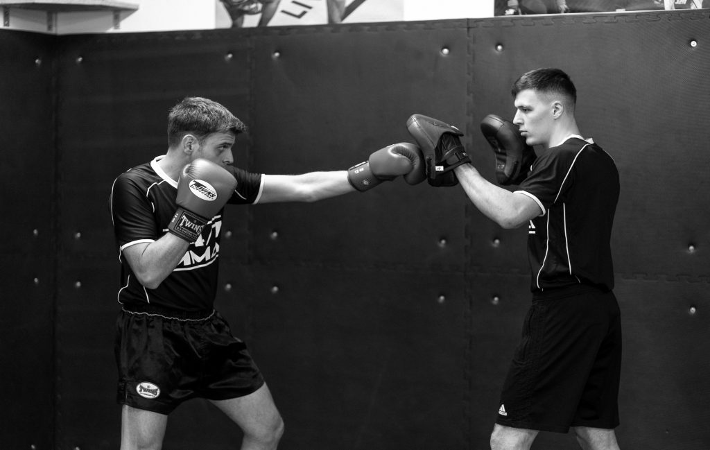 Erwachsene Fitness Kickboxen Training - 24/7 MMA Großerlach
