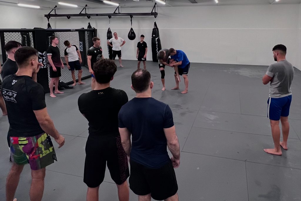 Ringertraining 24/7 MMA, AC Wüstenrot, ASV Schwäbisch Hall - Technik vormachen