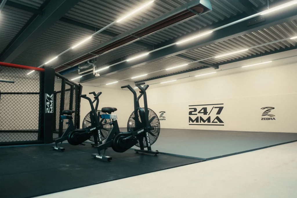 Airdyne Bikes für das Ausdauer- und Fitnesstraining in der Kampfsportschule